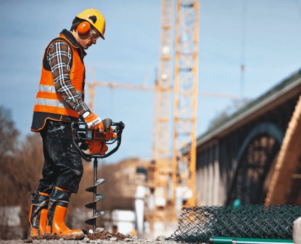 Trado Perfurador de solo LBT 131 para pequenas perfuraçòes